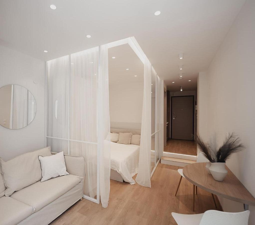 V1 Boutique Rooms, Nilie Hospitality Mgmt Солун Екстериор снимка