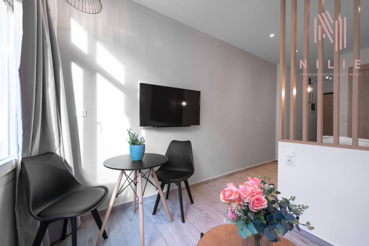 V1 Boutique Rooms, Nilie Hospitality Mgmt Солун Екстериор снимка